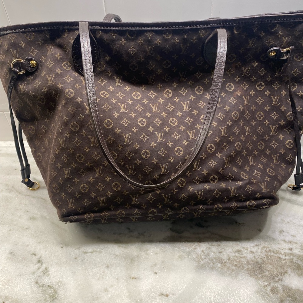 Louis Vuitton shoulder bag